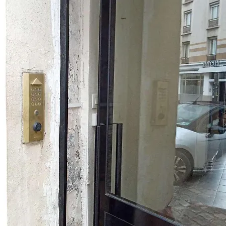 Grand Porte De Paris * Montreuil (Seine-Saint-Denis)